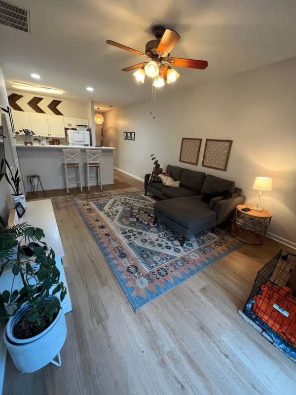 Engineerd hardwood flooring living room